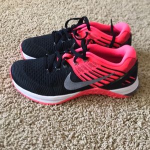 Never worn Nike Metcon DSX Flyknit